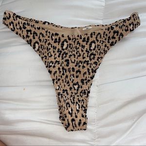 Cheeky high leg bikini bottom